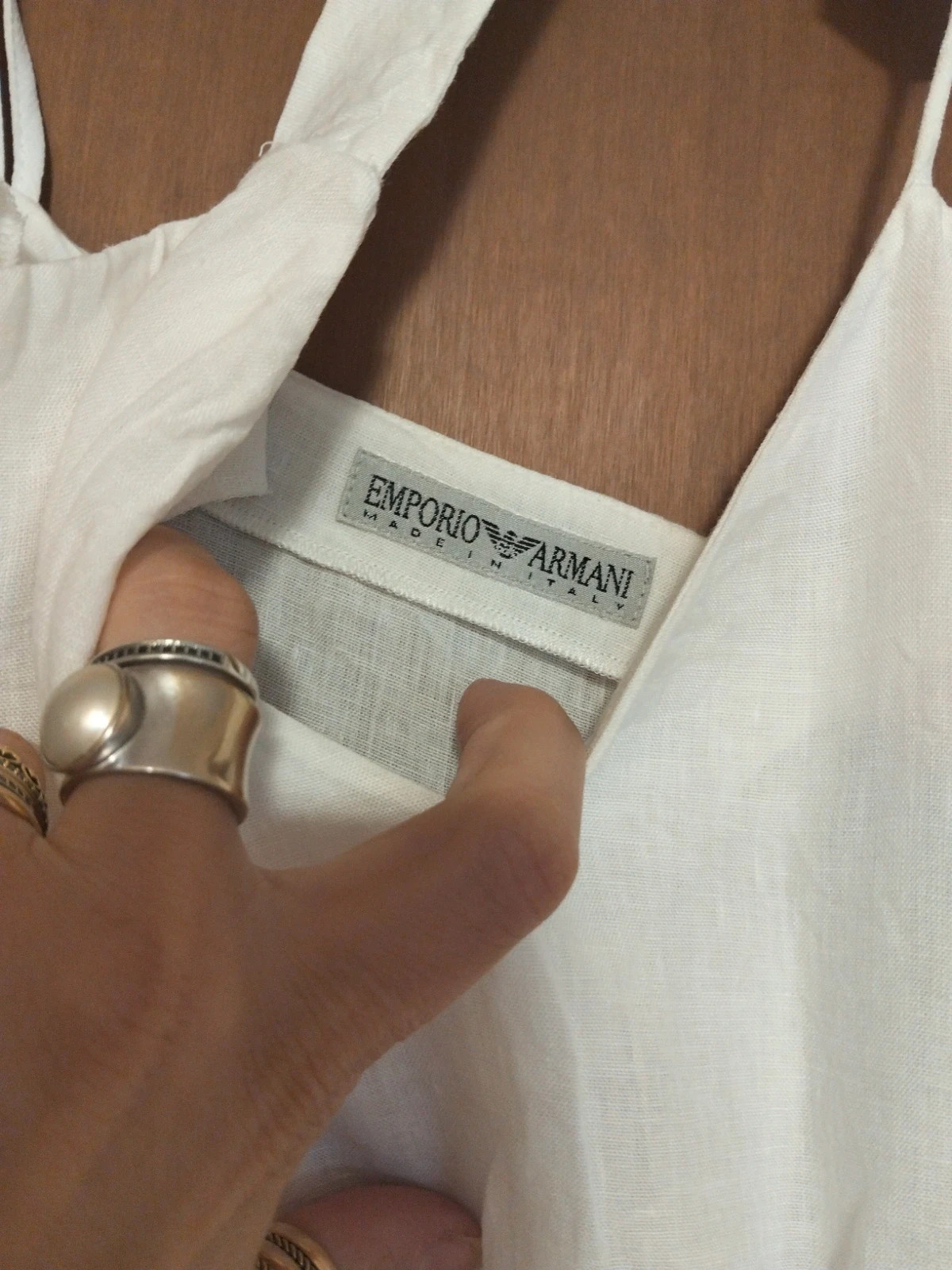 Vestito colore bianco, marca Armani, materiale lino, usato 3 volte al massimo, taglia 42 3