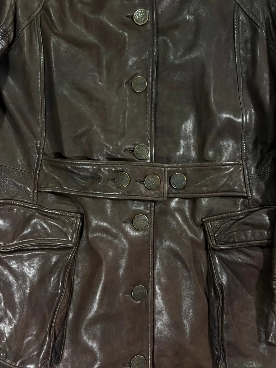 designer - Jean Paul Gaultier
taille - M
état - Très bon
• Chaque commande est em emballée en toute sécurité Vous recevrez un numéro de suivi une fois votre article en route. 6