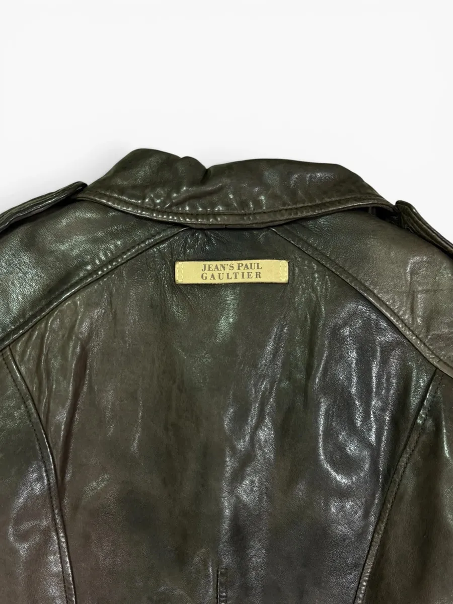 designer - Jean Paul Gaultier
taille - M
état - Très bon
• Chaque commande est em emballée en toute sécurité Vous recevrez un numéro de suivi une fois votre article en route. 5