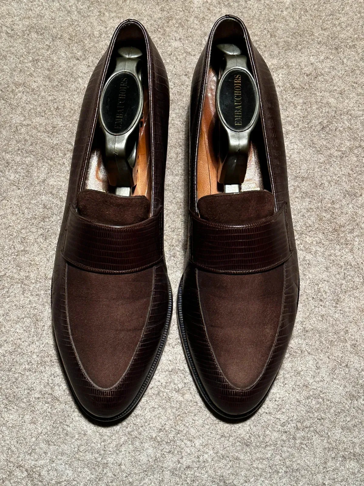 Leather inside, outside and sole. Brown with a suede upper. Very good condition — selling because they are too small for me. FR size 40, true to size. Inner shoe length: 25.6 cm 3