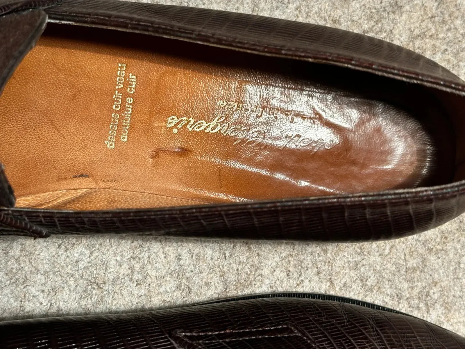 Leather inside, outside and sole. Brown with a suede upper. Very good condition — selling because they are too small for me. FR size 40, true to size. Inner shoe length: 25.6 cm 9