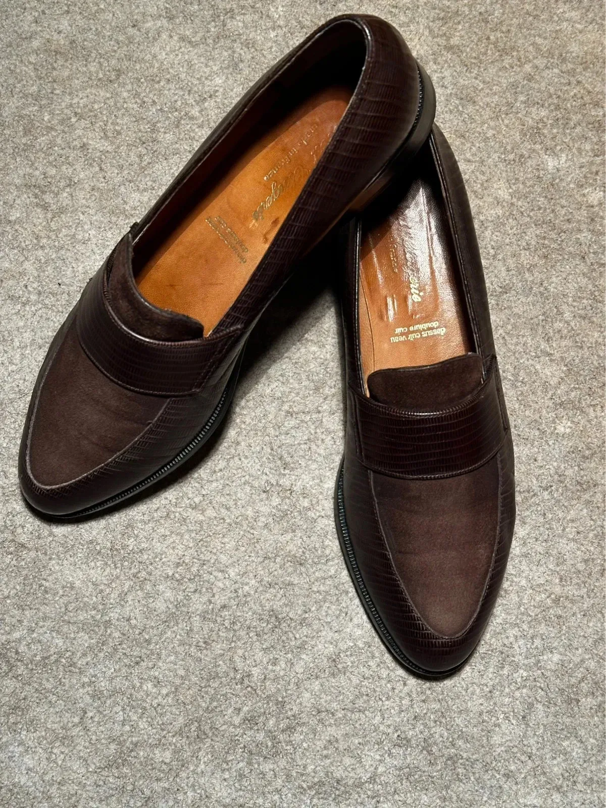 Leather inside, outside and sole. Brown with a suede upper. Very good condition — selling because they are too small for me. FR size 40, true to size. Inner shoe length: 25.6 cm 2
