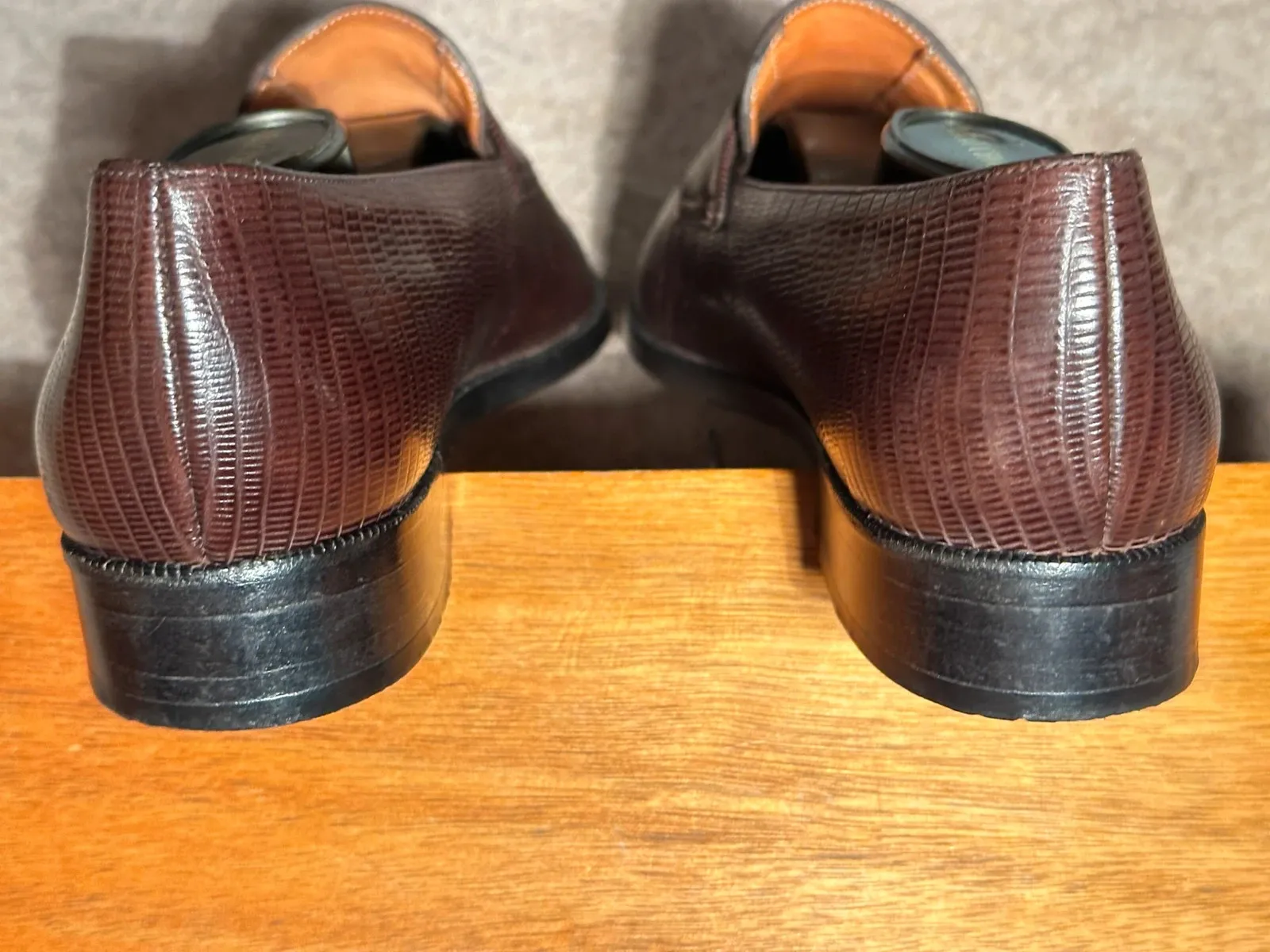 Leather inside, outside and sole. Brown with a suede upper. Very good condition — selling because they are too small for me. FR size 40, true to size. Inner shoe length: 25.6 cm 7