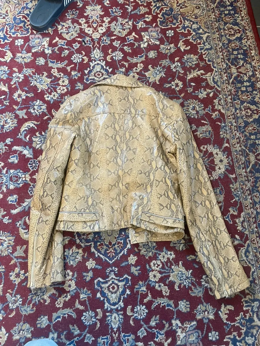 Très bon état Veste en cuir effet serpent 4