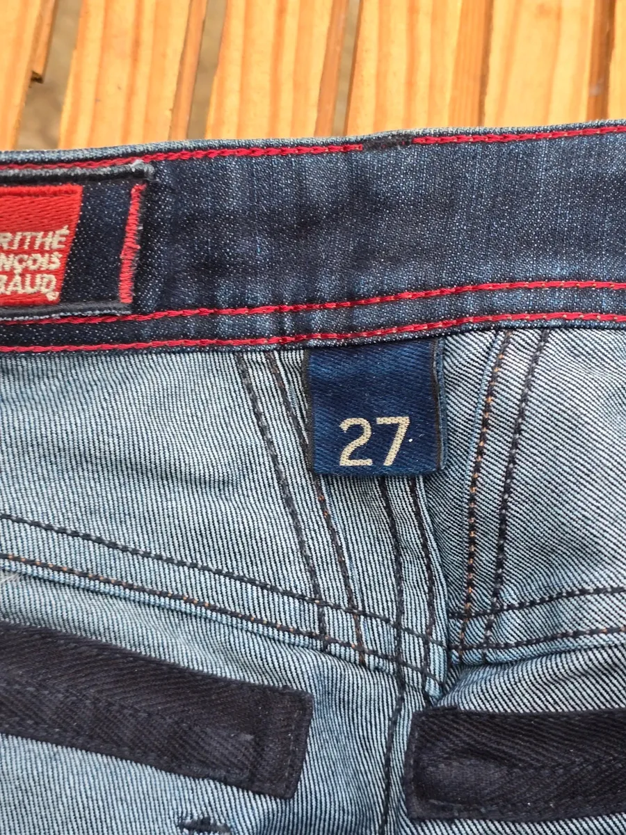 * en très bon état
* taille 27 10