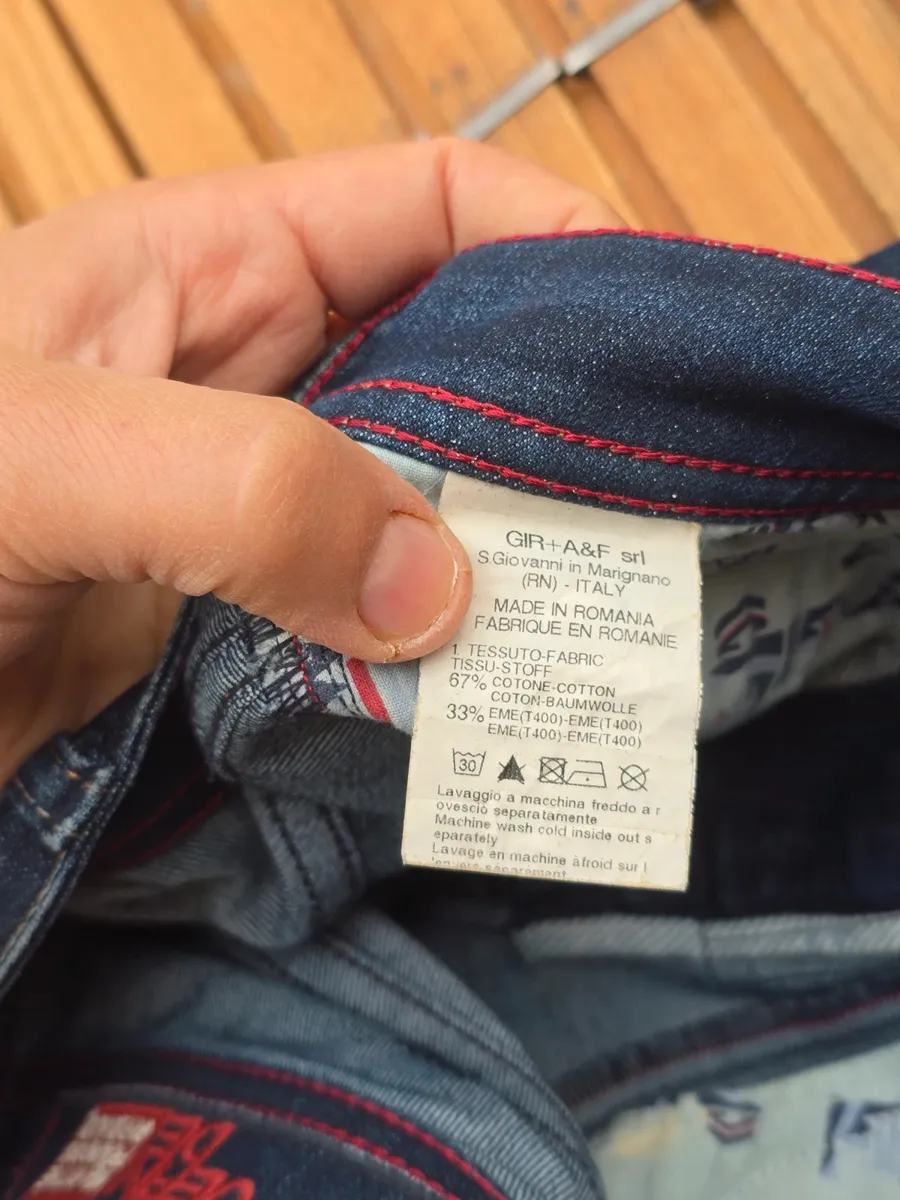 * en très bon état
* taille 27 13