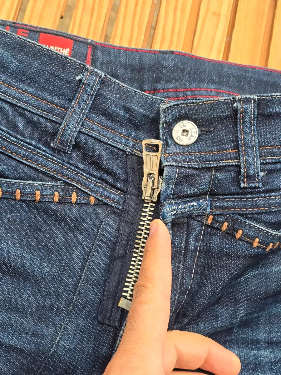 * en très bon état
* taille 27 8