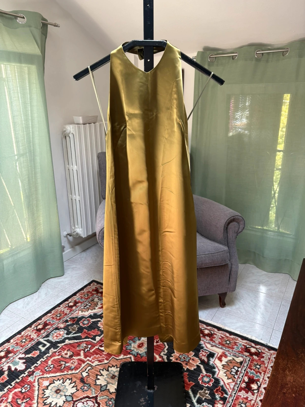 Robe Patrizia Pepe, signature italienne au style affirmé. Très bon état. Taille M (38).