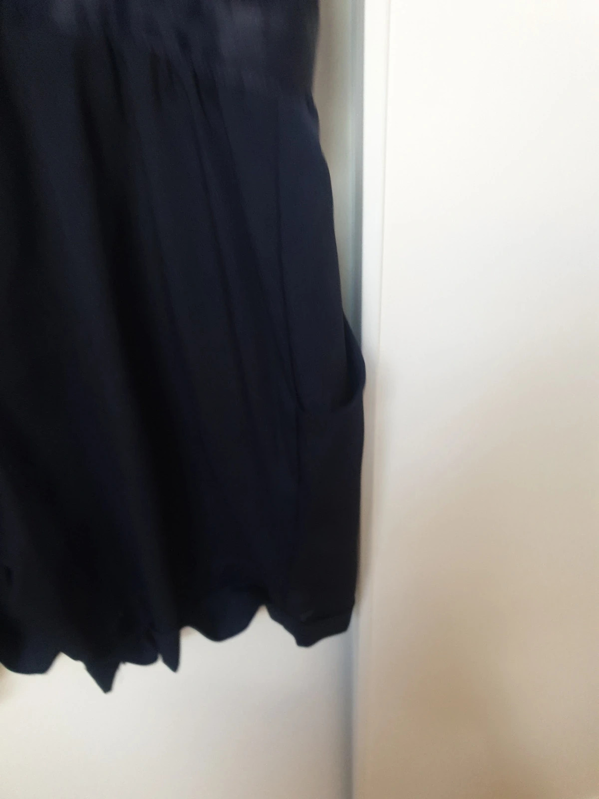 Magnifique combinaison short bleu marine de la célèbre marque MC Planet. Idéale pour l'été. Seyant et confortable pour un look tendance. Portée mais mérite une seconde vie. Taille M 38. Uniquement chronopost et colissimo. 9