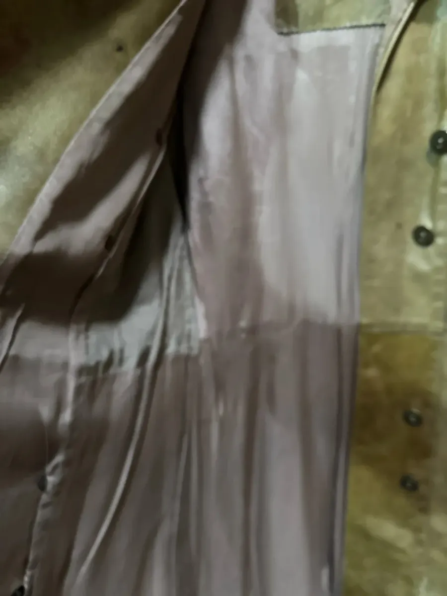 Mustard blouson, beautiful vintage piece with strong character. Very good condition. Size M (38). 7