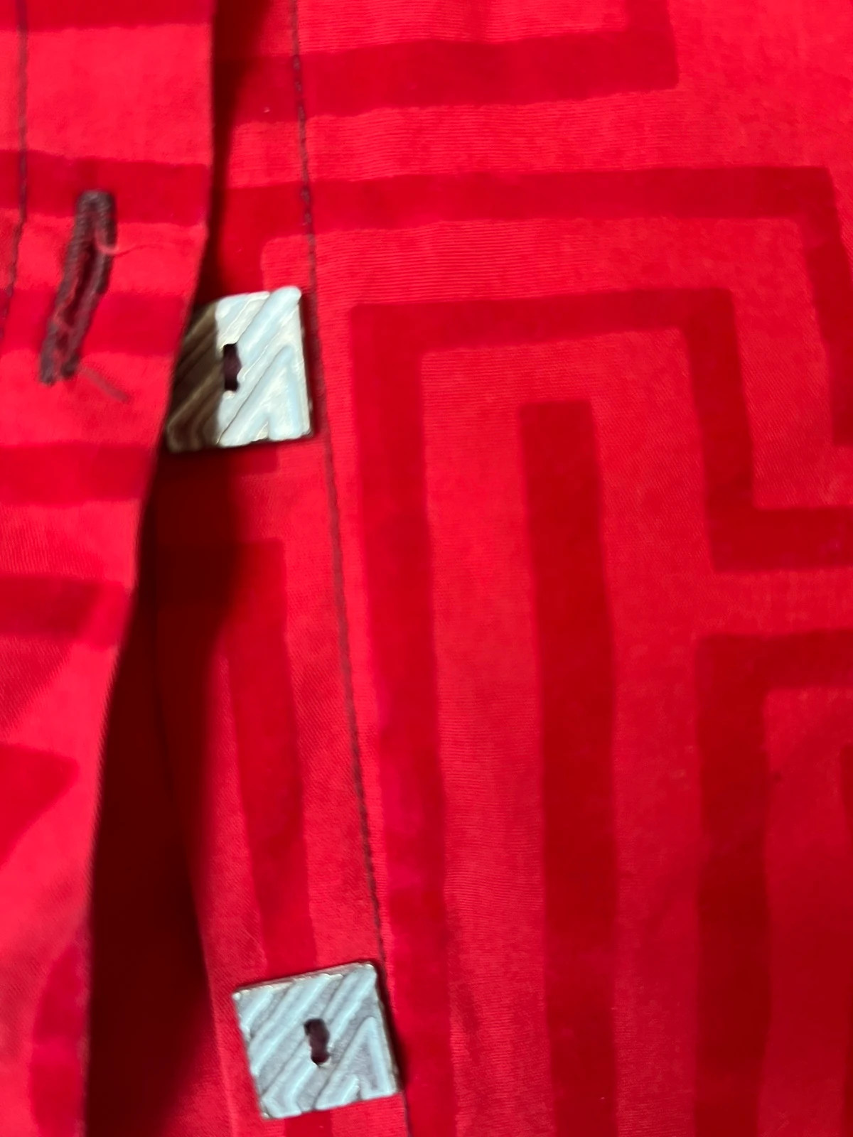 Veste Biche de Bere.Motifs géométriques légèrement en relief en velours 3