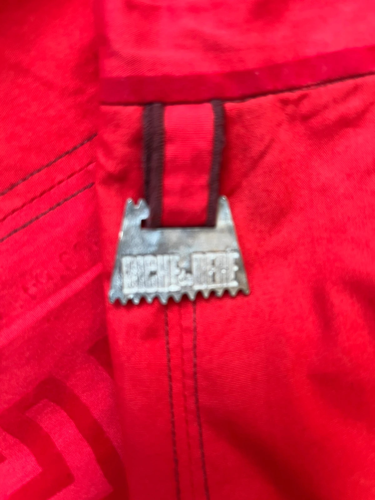 Veste Biche de Bere.Motifs géométriques légèrement en relief en velours 5