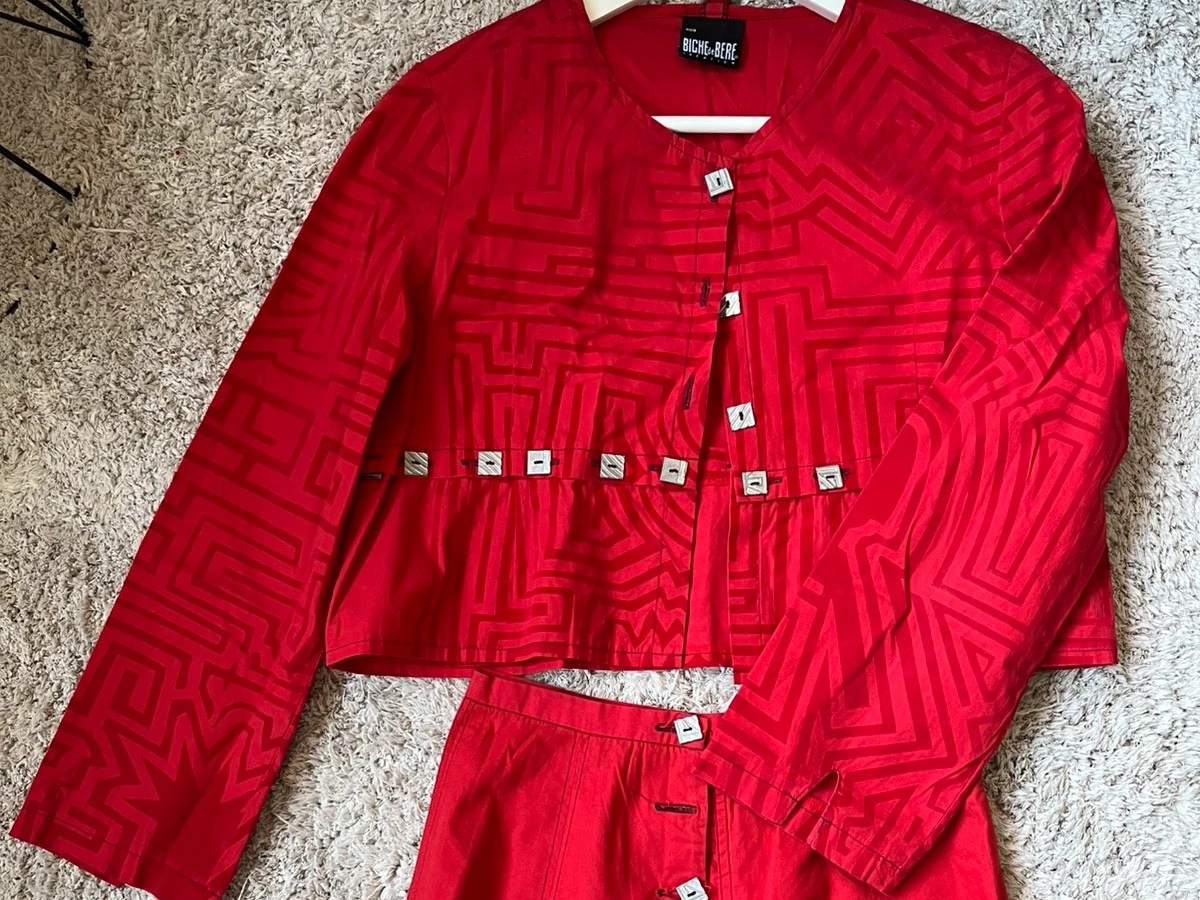 Veste Biche de Bere.Motifs géométriques légèrement en relief en velours