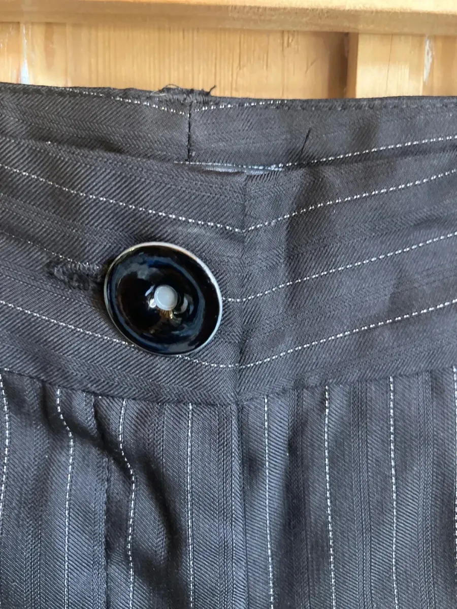 Pantalon de costume, neuf noir à liseré argenté, neuf, jamais porté, taille 38 5