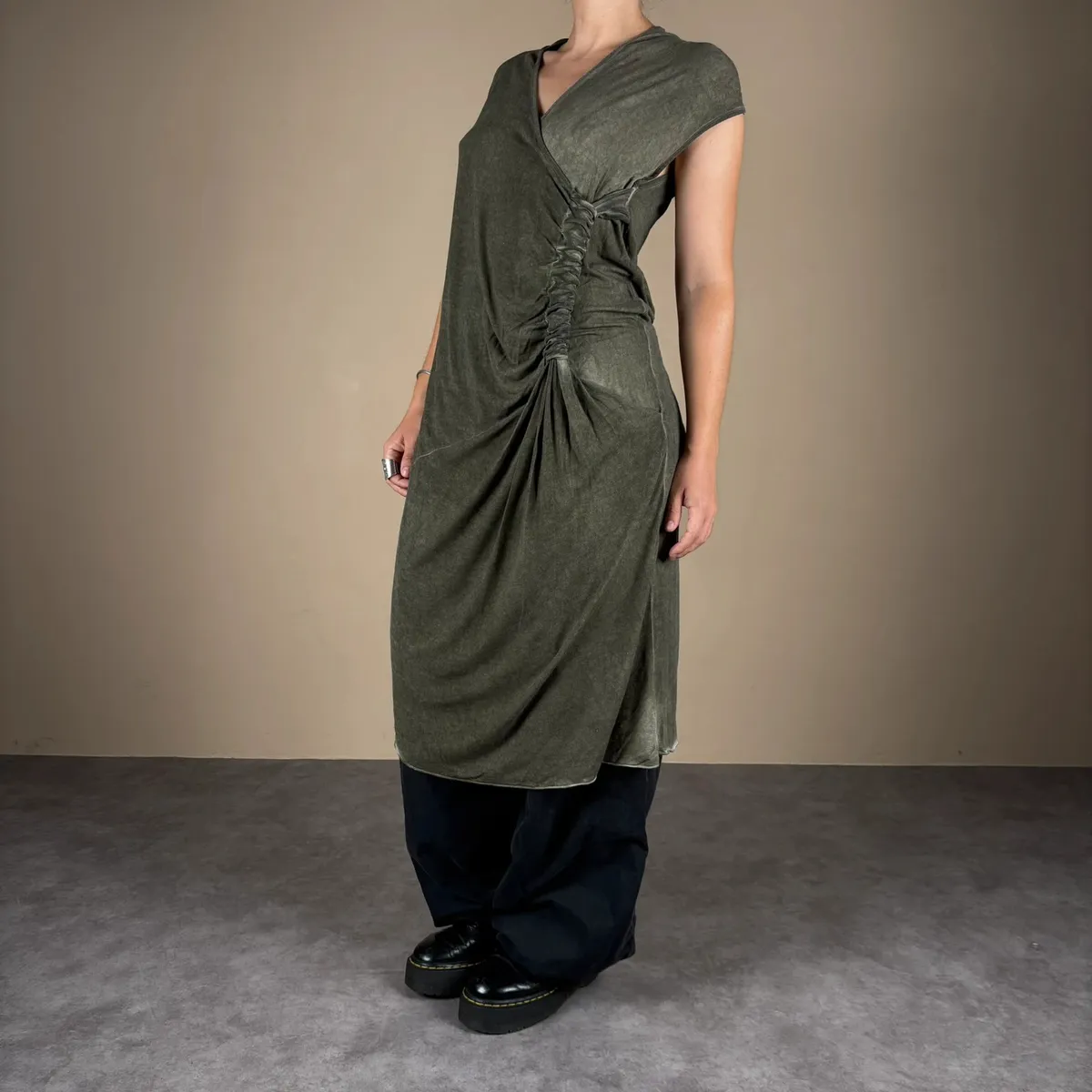 Robe longue fluide Vintage années 2000 Marque du vêtement « La Fée Maraboutée » Belle coupe Fluide et agréable à porter Tissu effet usé Y2k / vintage dressing / cop copine / Marithé François Girbaud / avant garde / Diesel / grunge