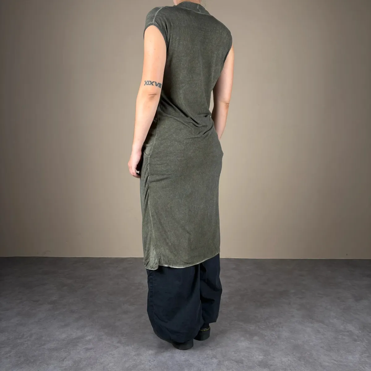 Robe longue fluide Vintage années 2000 Marque du vêtement « La Fée Maraboutée » Belle coupe Fluide et agréable à porter Tissu effet usé Y2k / vintage dressing / cop copine / Marithé François Girbaud / avant garde / Diesel / grunge 4