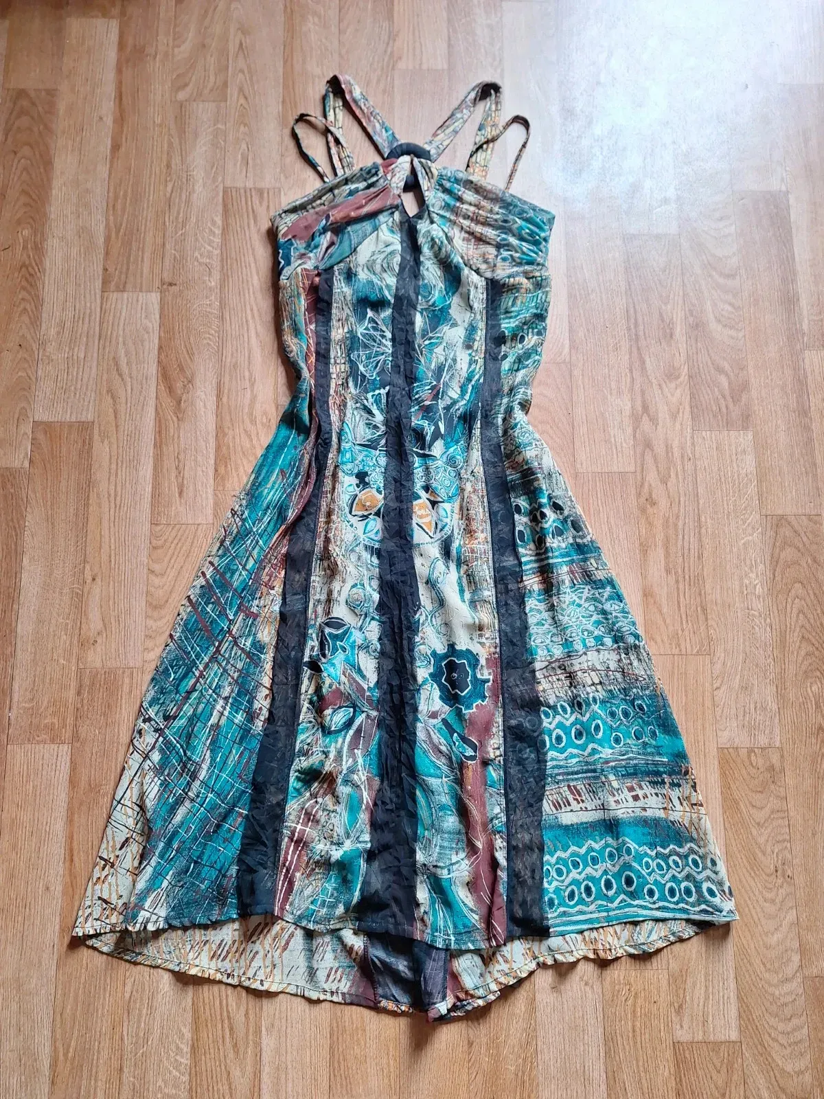 Legatte Jeans vintage midi mesh dress in excellent condition except for the missing brand tag. Fits like an L.
legatte jeans dress vintage mesh print y2k halter neck tribal abstract sheer panel midi sundress multi color 2000s fashion fairy grunge bohemian alt look retro apparel strappy clothing transparent detail meshdress unique 00s summer festival beach wear artistic pattern earthytone hippie chic rave outfit runway style graphic printed lightweight layered open back asymmetry aesthetic goadress cocktail evening party 1