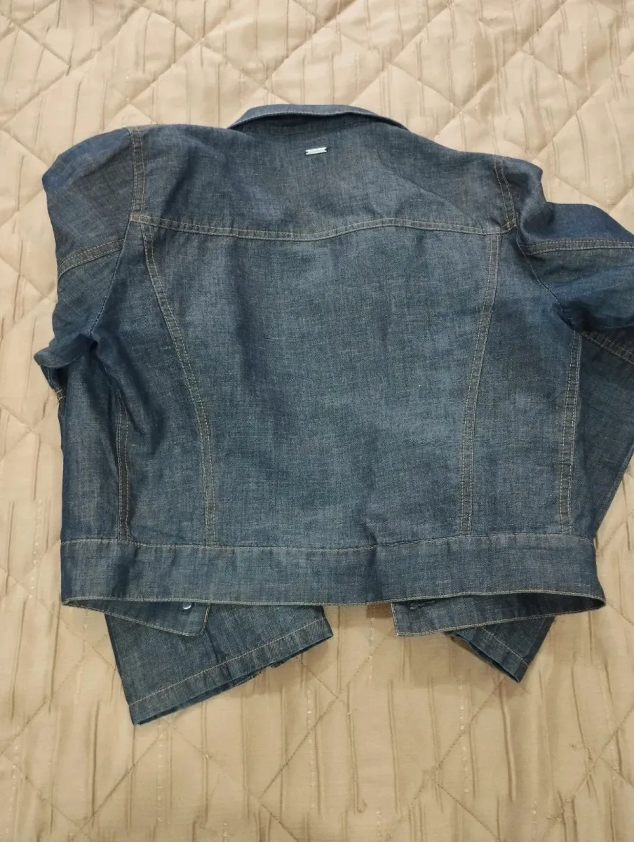 Kenzo denim jacket with lace on the sleeves. Fine dark blue denim. Size S. New without tags 7