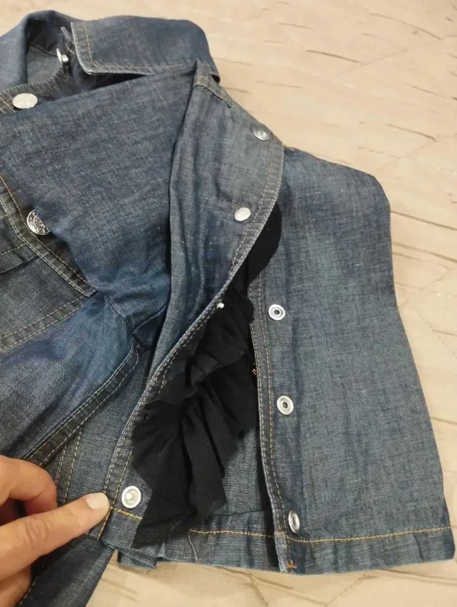 Kenzo denim jacket with lace on the sleeves. Fine dark blue denim. Size S. New without tags 10