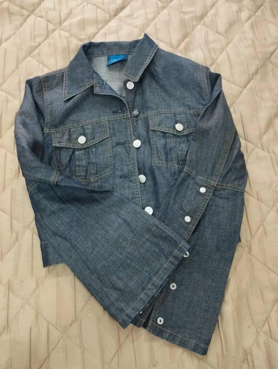 Kenzo denim jacket with lace on the sleeves. Fine dark blue denim. Size S. New without tags 8