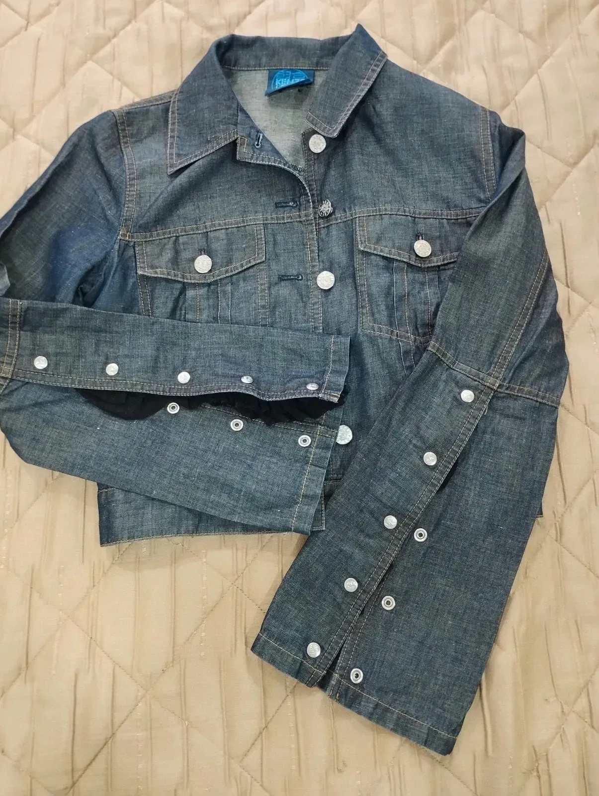 Kenzo denim jacket with lace on the sleeves. Fine dark blue denim. Size S. New without tags