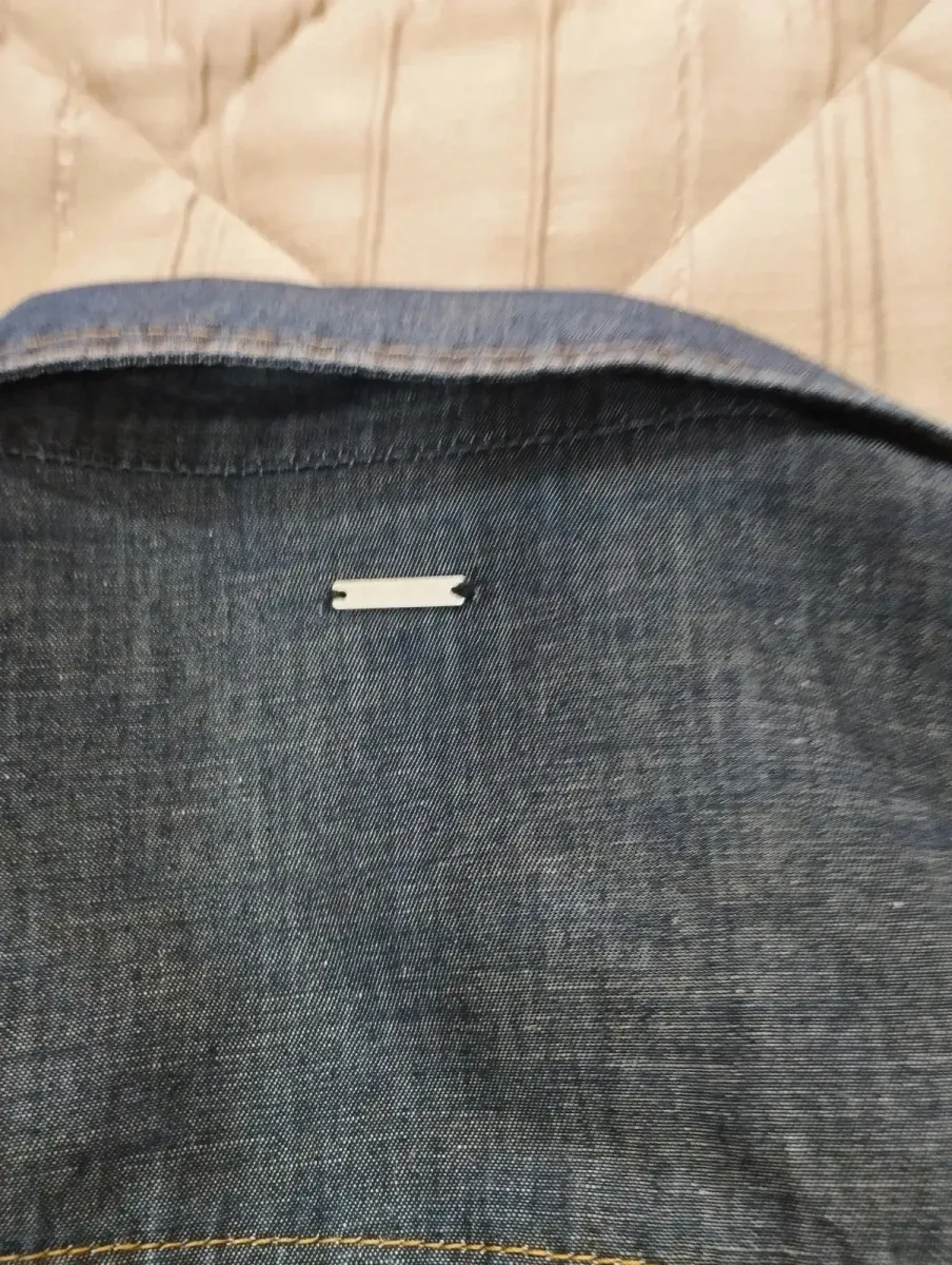 Kenzo denim jacket with lace on the sleeves. Fine dark blue denim. Size S. New without tags 6