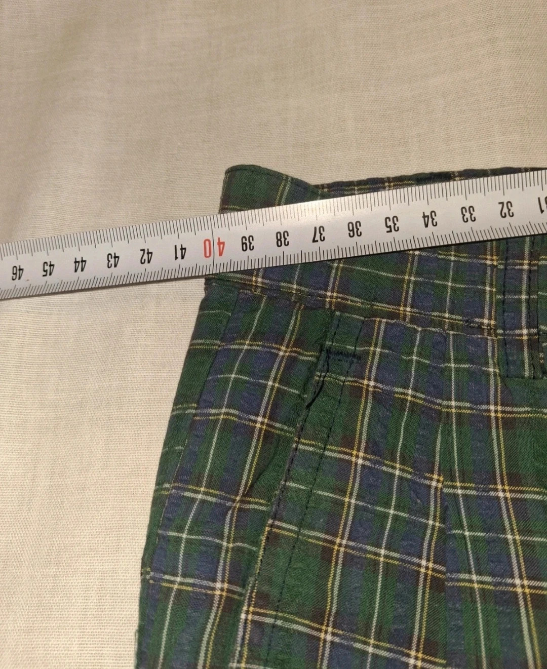 En très bon état. Pantalon légé et agréable a porter. 6