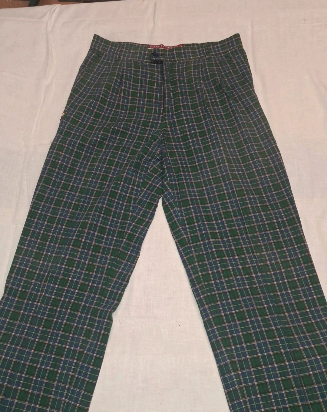 En très bon état. Pantalon légé et agréable a porter. 1