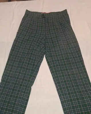 Pantalon léger unisexe Fus Europ vert foncé, taille M/38, très agréable à porter et en excellent état.