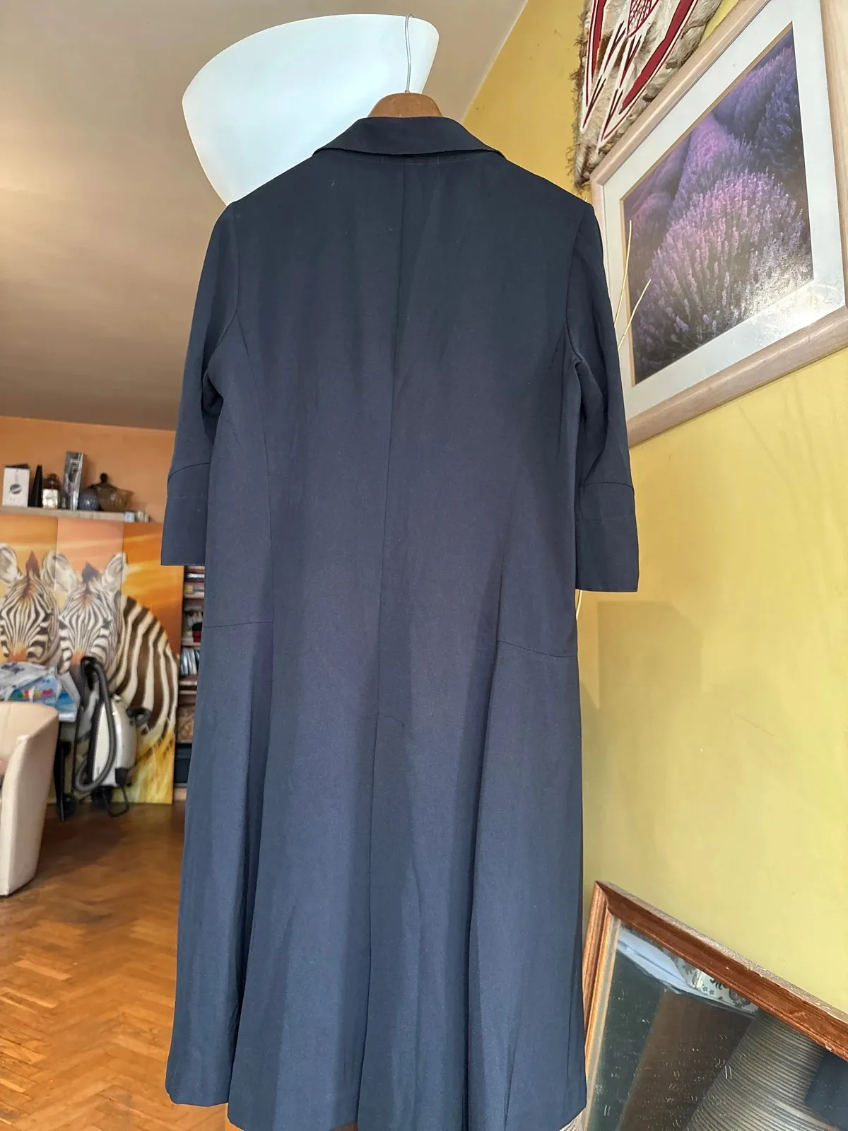 Shirt dress by Marithé François Girbaud
Black, zip closure
Slit at the back, elbow detail, two front pockets 2