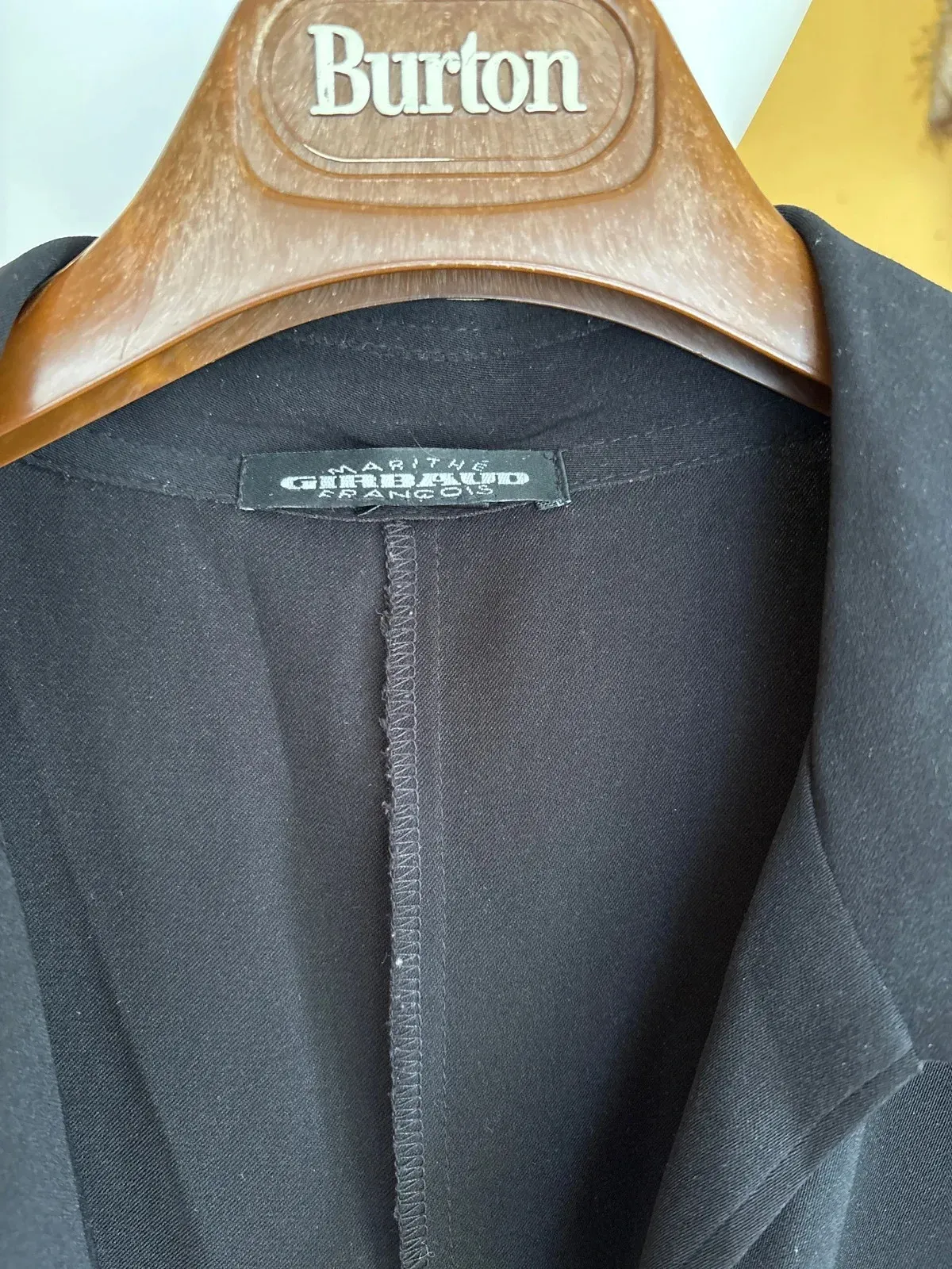 Shirt dress by Marithé François Girbaud
Black, zip closure
Slit at the back, elbow detail, two front pockets 3