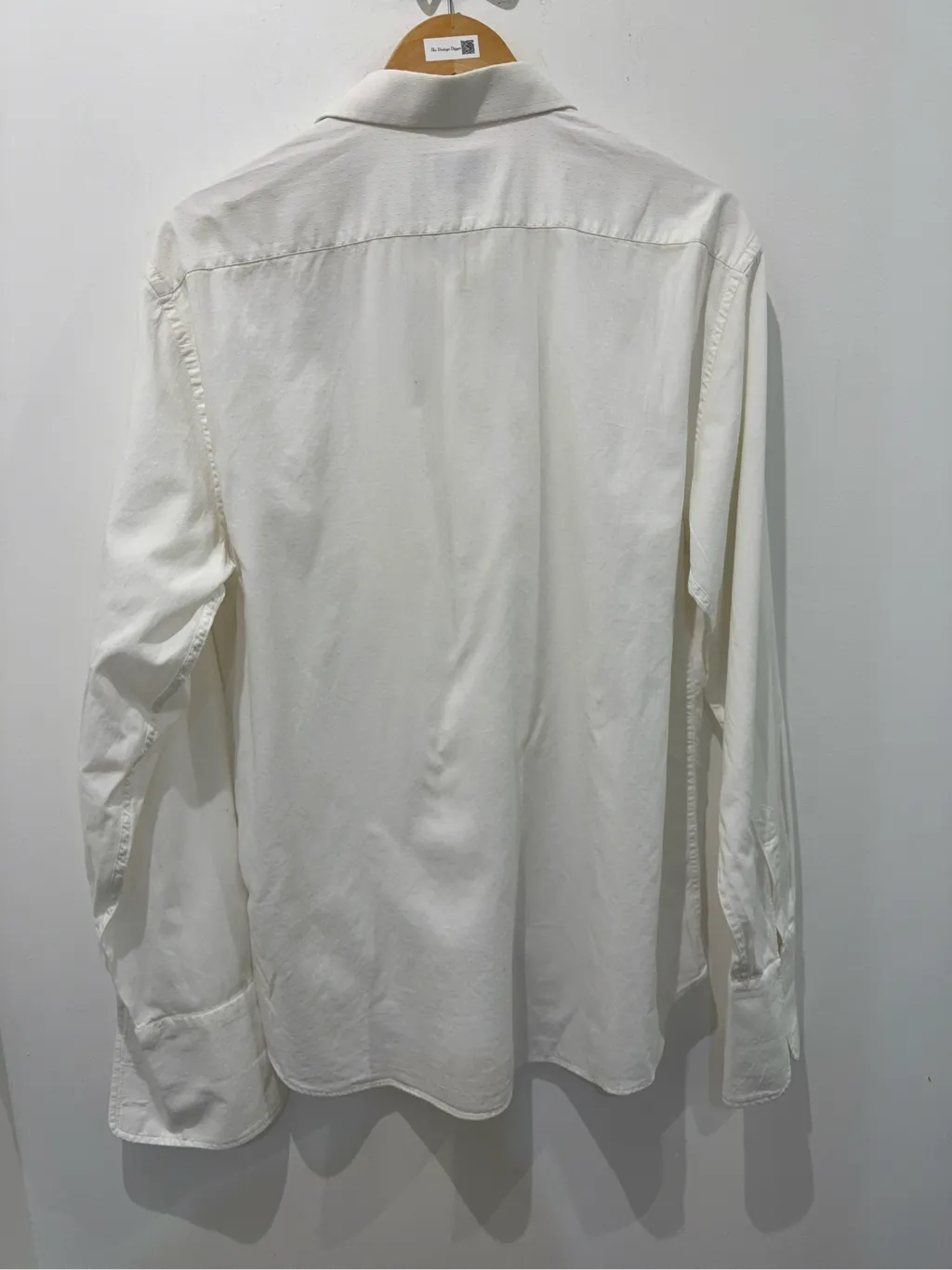 Chemise unie blanche en coton de la marque Valentino, fabriquée en Italie. 2