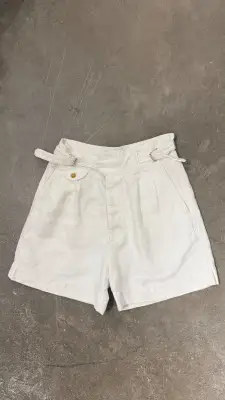 Short Safari double boucle à la ceinture blanc made in italy chanvre
