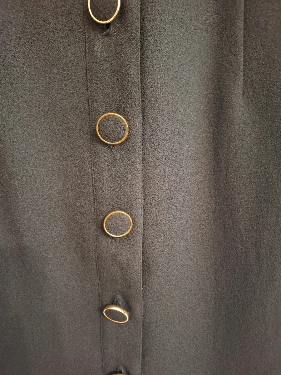 Robe Relance en noir, élégante pièce vintage. Très bon état. Taille L (40). 2