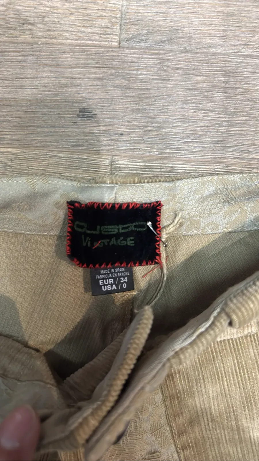 Olibo Vintage two-tone flared trousers in beige corduroy and cream jacquard fabric with embroidery on the thigh. 3
