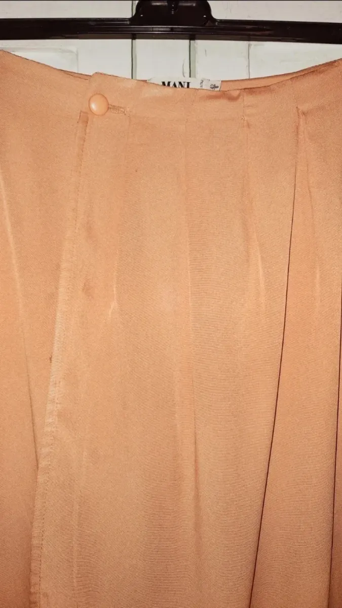 Mani skirt, a line of the Giorgio Armani house. Good condition. Size M (38). 3