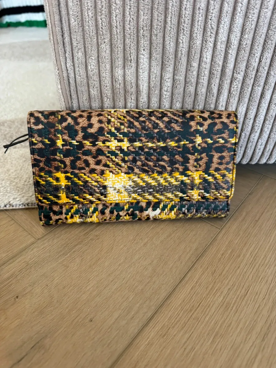 Cavalli wallet, an accessory from the bold Italian house. Very good condition. 2