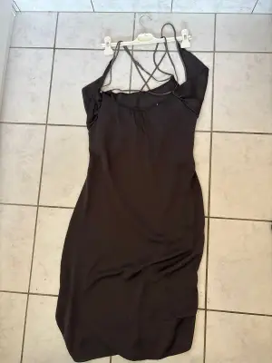 Robe légère Cop.Copine grise, style décontracté des années 2000. Une pièce vintage authentique pour un look estival.