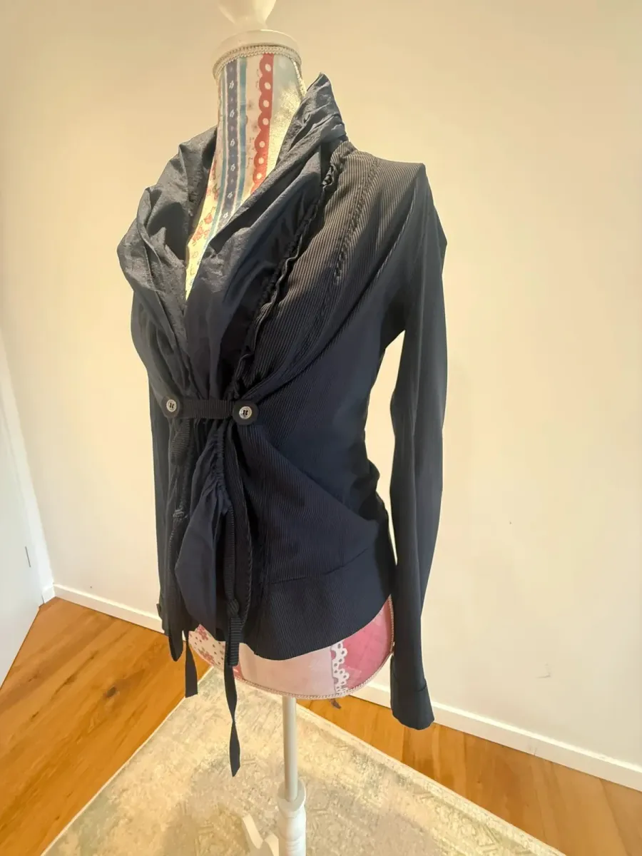 Veste faisant parti d'un ensemble Veste IMP-202607-NR3Q et Short IMP-202607-PAJ3