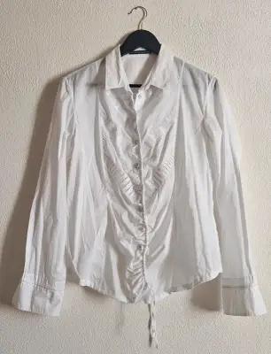 Chemise Marithé + François Girbaud modulable en coton blanc, taille L, une pièce vintage authentique et polyvalente.