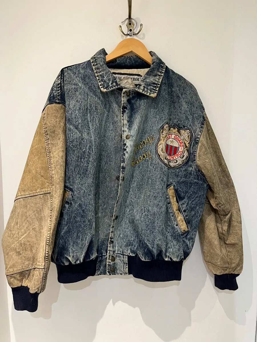 Bomber jacket