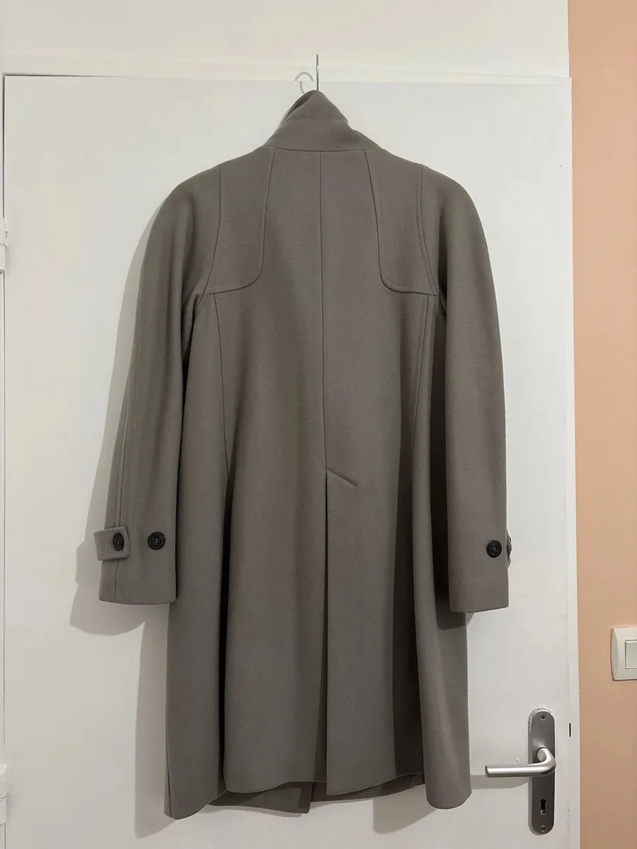 Porté. Les courtes intérieures sont marquées.
Très bon état général
Taille S 3