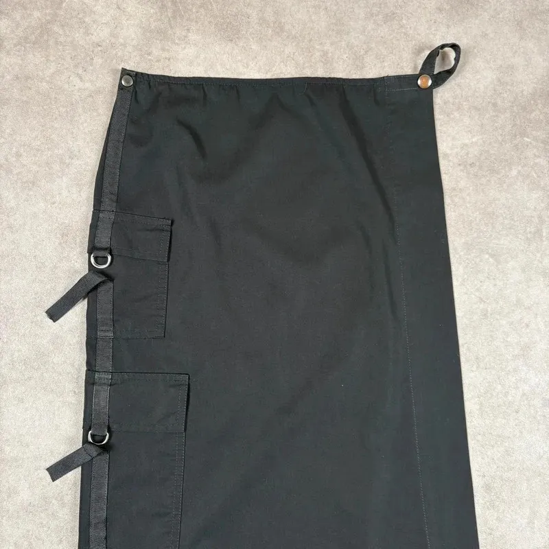 ❗️Merci de bien vérifier les mesures sur les dernières photos avant d’acheter❗️ Jupe tablier multi-poches Cop Copine Vintage années 2000 Belle coupe 3 poches sur le côté Pression pour fermer à la taille Légère et agréable à porter Taille L (40 FR) indiquée sur l’étiquette, mais je recommande plutôt pour un M (38 FR) > voir mesures en photos 8
