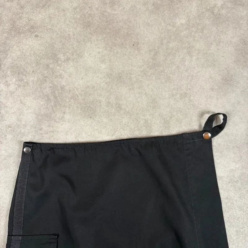 ❗️Merci de bien vérifier les mesures sur les dernières photos avant d’acheter❗️ Jupe tablier multi-poches Cop Copine Vintage années 2000 Belle coupe 3 poches sur le côté Pression pour fermer à la taille Légère et agréable à porter Taille L (40 FR) indiquée sur l’étiquette, mais je recommande plutôt pour un M (38 FR) > voir mesures en photos 9