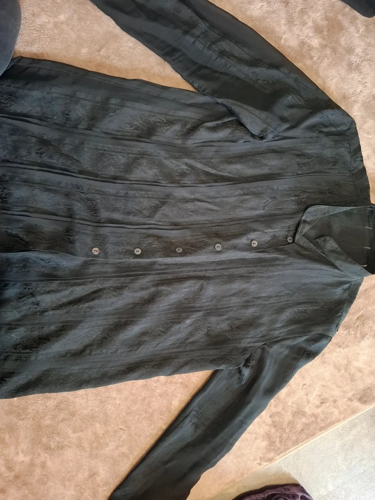 Black women's blouse, vintage piece with a fluid, timeless cut. Size M (38).