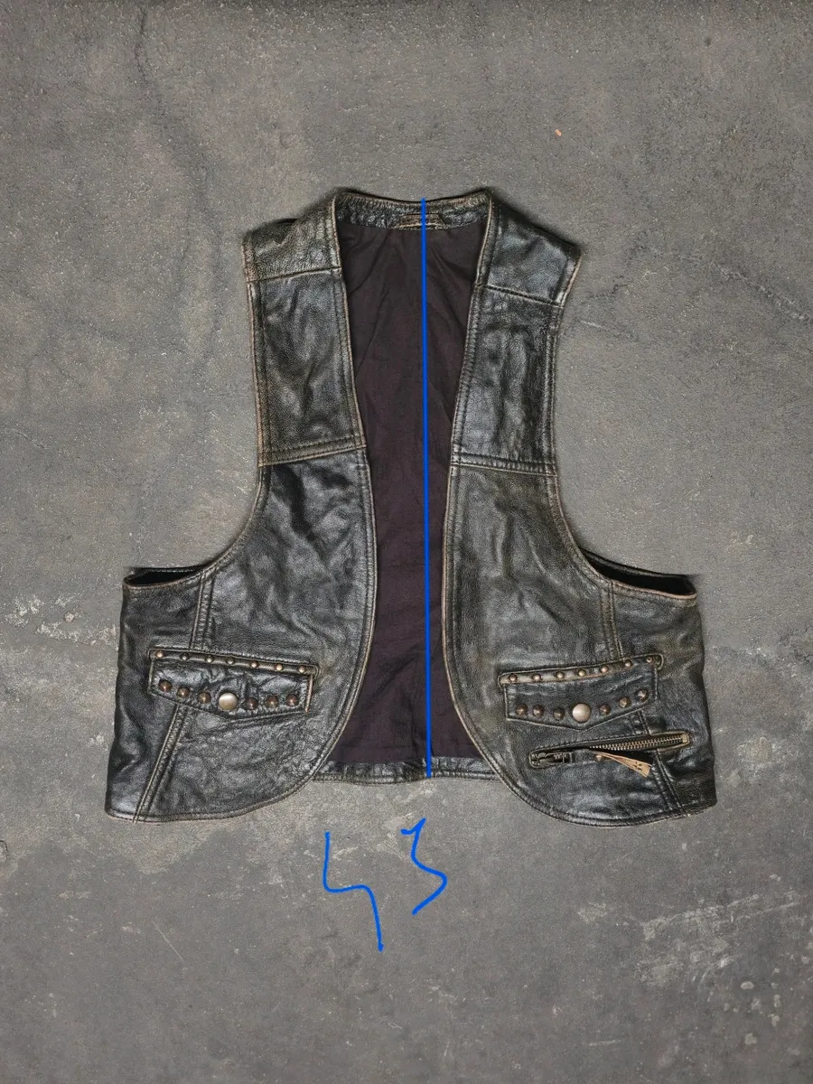Gilet en cuir gopecore avant-garde nouvelle vague Y2K  us 50 60 70 brutaliste organique vintage og 90  archives  vintage designer marithé   japanese fashion japan  tokyo  techwear avant garde oversized deconstructed asymmetric tailored utility selvedge washed  patchwork statement rare iconic collector archive fashion archives  2000s high fashion luxury experimental 3