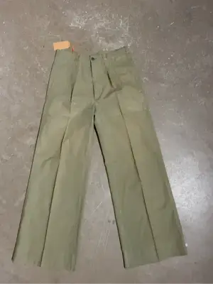 Pantalon kaki plissé à jambes larges Flare pate d'elephant