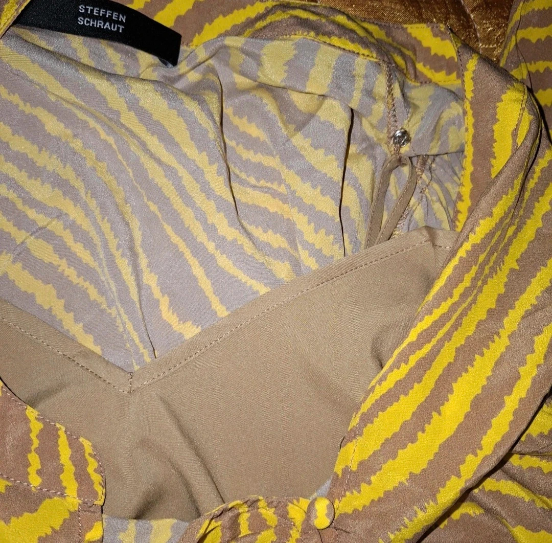 In perfette condizioni Nessun difetto 
Veste M-L
Vita con elastico 8