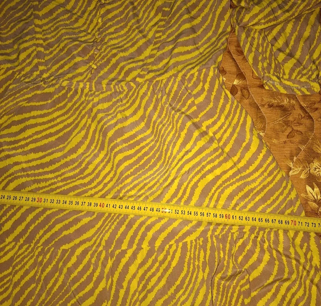 In perfette condizioni Nessun difetto 
Veste M-L
Vita con elastico 12