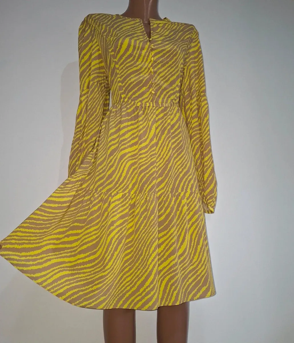 In perfette condizioni Nessun difetto
Veste M-L
Vita con elastico